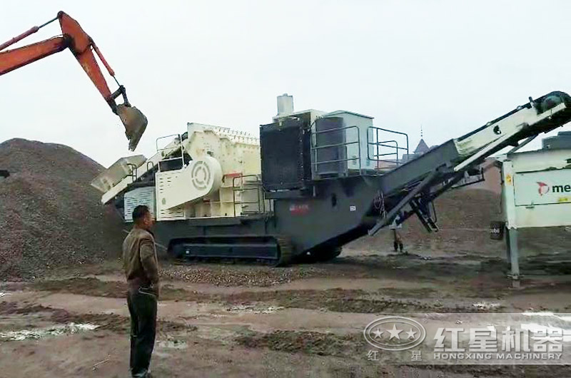 移動細(xì)碎機(jī)現(xiàn)場實(shí)拍